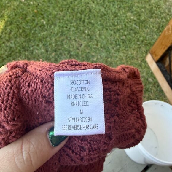 Charlotte Russe Rose Pink Crochet Crop Top (Size M) - Picture 4 of 4